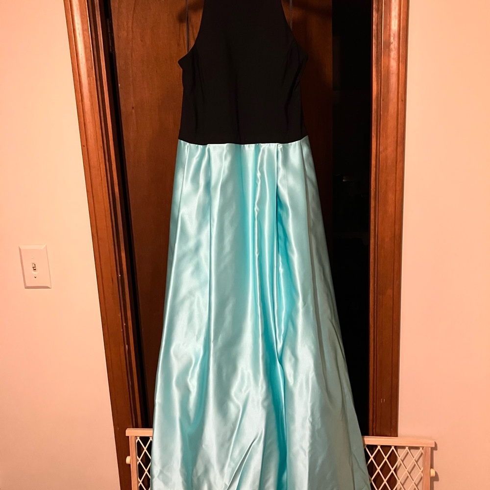 Elegant Black and Aqua Gown